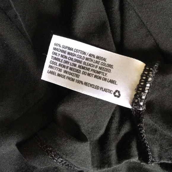 Liz Lange Maternity T-Shirt - Picture 6 of 6